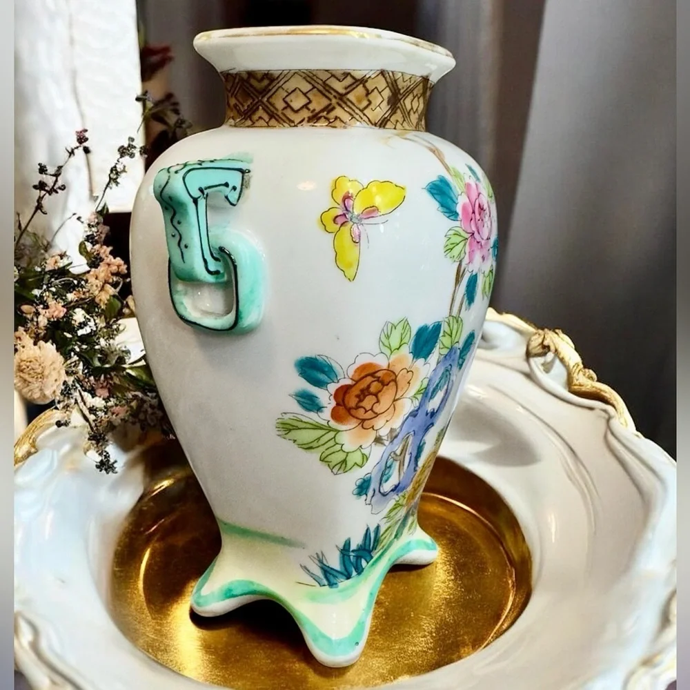 Rare Antique Nippon Porcelain Hand Painted Dual Handle Vase